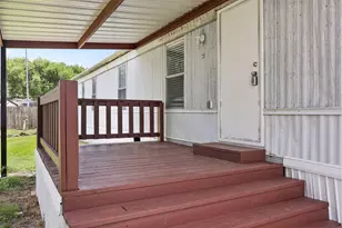 2222 N Austin Ave, Pearland, TX 77581 - Photo 4