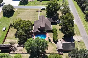 642 Meadow Ln, Winnie, TX 77665 - Photo 16