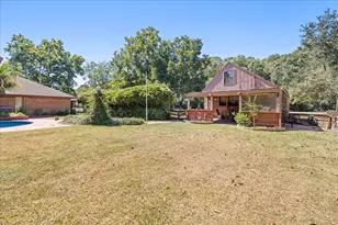 642 Meadow Ln, Winnie, TX 77665 - Photo 10