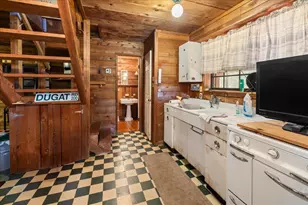 642 Meadow Ln, Winnie, TX 77665 - Photo 44