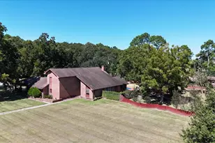 642 Meadow Ln, Winnie, TX 77665 - Photo 2