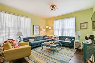 3927 Bernardo De Galvez Ave, Galveston, TX 77550 - Photo 14