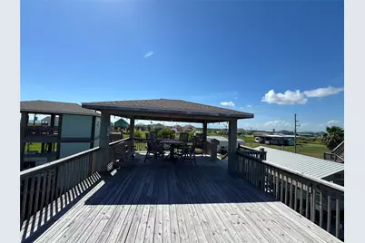 851 Trout Boulevard, Crystal Beach, TX 77650 - Photo 14