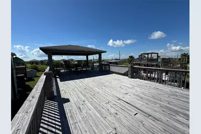 851 Trout Boulevard, Crystal Beach, TX 77650 - Photo 16