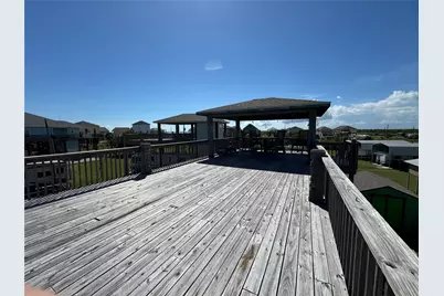 851 Trout Boulevard, Crystal Beach, TX 77650 - Photo 18