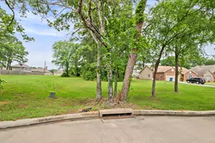 12995 Point Aquarius Blvd, Willis, TX 77318 - Photo 8