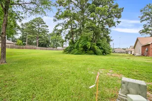 12995 Point Aquarius Blvd, Willis, TX 77318 - Photo 6