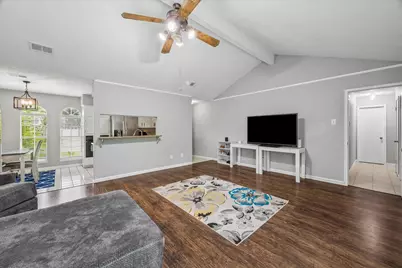 2011 Victoria Court, League City, TX 77573 - Photo 6