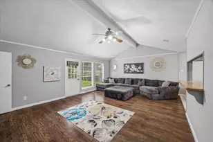 2011 Victoria Ct, League City, TX 77573 - Photo 4