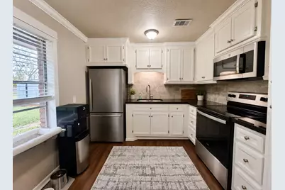 111 Mimosa, Lake Jackson, TX 77566 - Photo 10