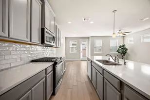 9831 Heritage Run Ln, Houston, TX 77080 - Photo 8