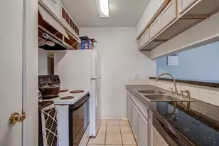 10603 Wilcrest Dr, Houston, TX 77099 - Photo 2