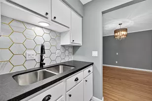 7555 Katy Fwy, Houston, TX 77024 - Photo 18