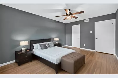 7555 Katy Freeway #127, Houston, TX 77024 - Photo 14