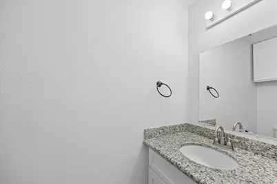 840 Threadneedle Street #207, Houston, TX 77079 - Photo 32