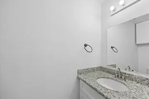 840 Threadneedle St, Houston, TX 77079 - Photo 32