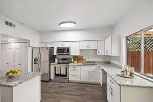 840 Threadneedle St, Houston, TX 77079 - Photo 2
