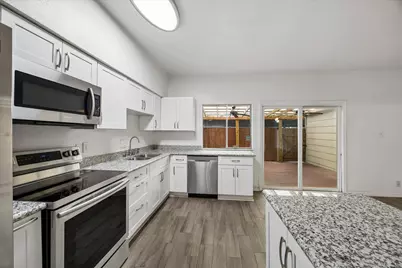 840 Threadneedle Street #207, Houston, TX 77079 - Photo 14