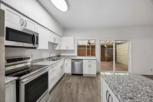 840 Threadneedle St, Houston, TX 77079 - Photo 14