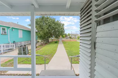 5319 Avenue O 1/2, Galveston, TX 77551 - Photo 4