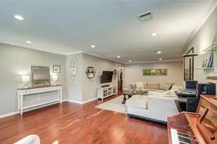 4846 Creekbend Dr, Houston, TX 77035 - Photo 8