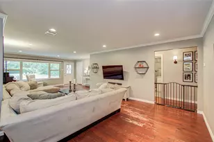 4846 Creekbend Dr, Houston, TX 77035 - Photo 4