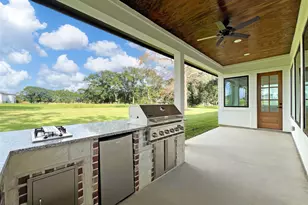 210 Hogan Ln, Hempstead, TX 77445 - Photo 34