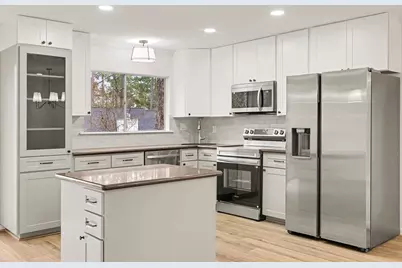 2 Kittiwake Court, The Woodlands, TX 77380 - Photo 12