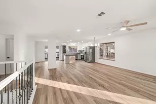 2 Kittiwake Ct, The Woodlands, TX 77380 - Photo 16