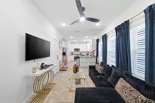 1352 W 24th St, Houston, TX 77008 - Photo 4