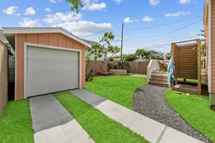 2601 37th St, Galveston, TX 77550 - Photo 42