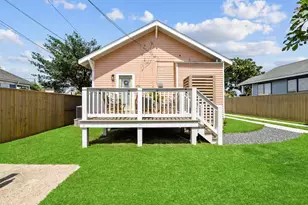 2601 37th St, Galveston, TX 77550 - Photo 44