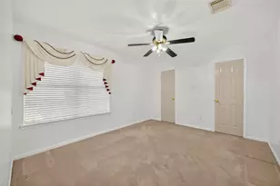 2103 5 Iron Dr, Houston, TX 77089 - Photo 32