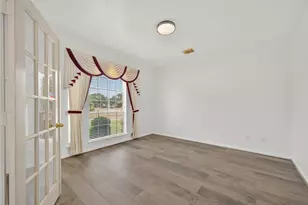 2103 5 Iron Dr, Houston, TX 77089 - Photo 2