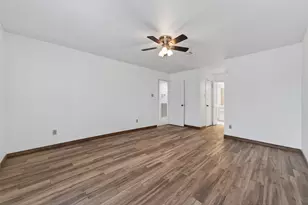 7710 Green Lawn Dr, Houston, TX 77088 - Photo 20