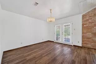 7710 Green Lawn Dr, Houston, TX 77088 - Photo 10