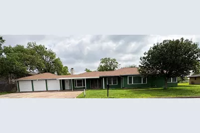 984 N Monroe Street, La Grange, TX 78945 - Photo 2