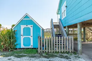 902 Treaty Dr, Surfside Beach, TX 77541 - Photo 12