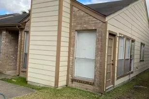 11806 Plumpoint Dr, Houston, TX 77099 - Photo 10