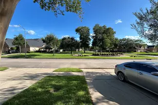 8911 Silent Willow Ln, Sugar Land, TX 77479 - Photo 32