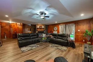 330 N 4th St, Beasley, TX 77417 - Photo 20