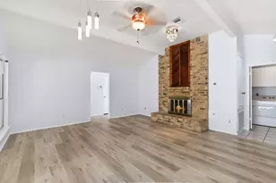 13535 Bonilla Ln, Houston, TX 77083 - Photo 2