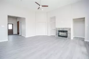 12328 N Chestnut Hls Dr, Conroe, TX 77303 - Photo 10