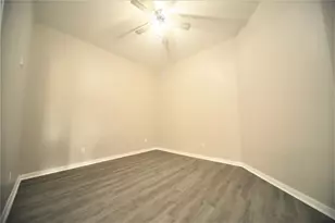 12328 N Chestnut Hls Dr, Conroe, TX 77303 - Photo 6