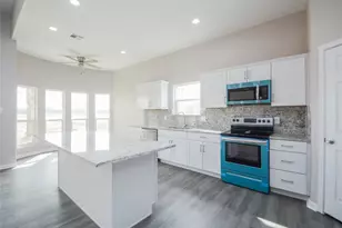 12328 N Chestnut Hls Dr, Conroe, TX 77303 - Photo 14