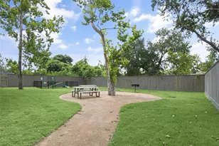 2410 Vaughn St, Houston, TX 77093 - Photo 32
