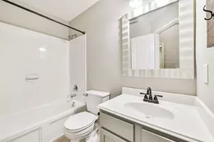 13719 Rolling River Ln, Houston, TX 77044 - Photo 16