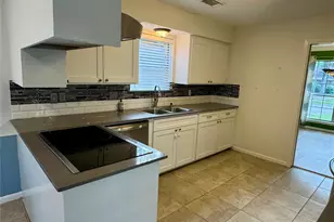 426 Shadow Creek Dr, El Lago, TX 77586 - Photo 8
