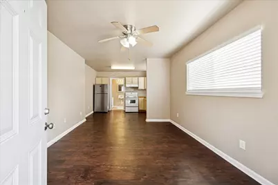 1225 W 25th Street #9, Houston, TX 77008 - Photo 1
