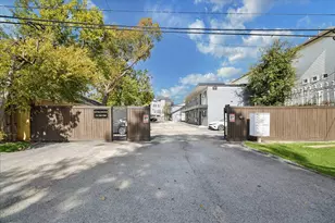 1225 W 25th St, Houston, TX 77008 - Photo 10